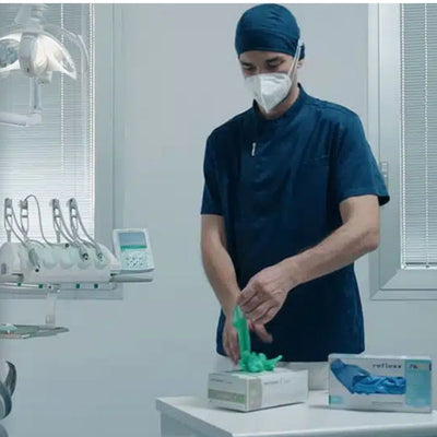 Mănuși de Nitril fără Pudră Reflexx 76 pentru Cabinete Medicale si Stomatologice
